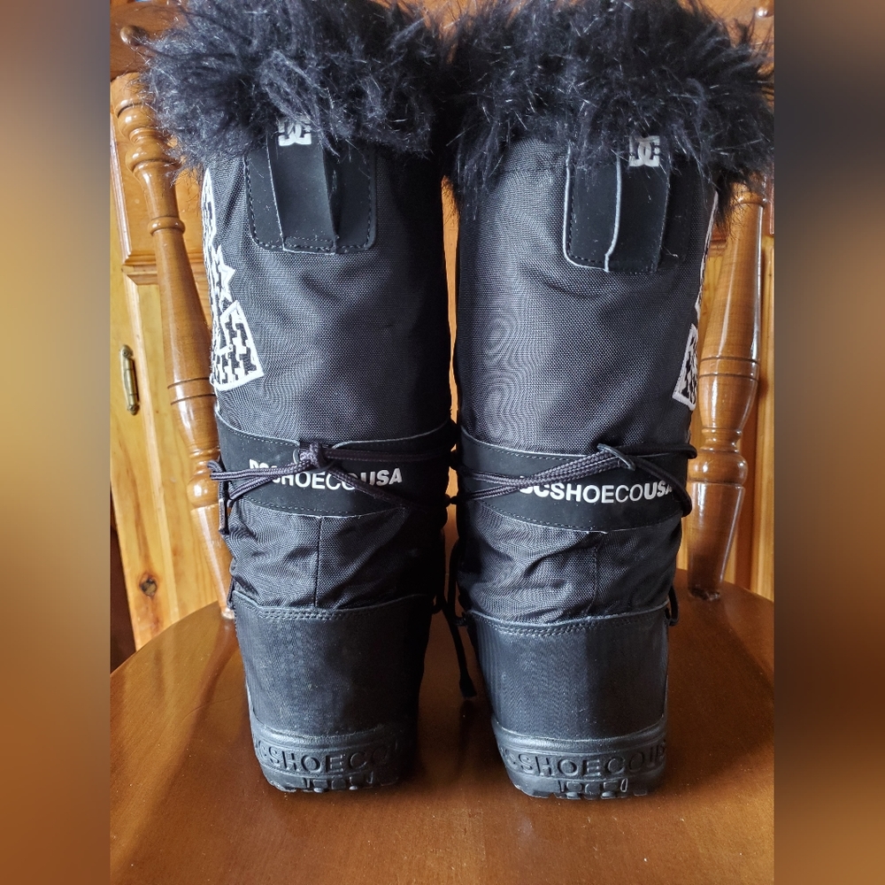 🖤🤍Medium New DC Chalet Winter Boots🤍🖤 - Picture 6 of 7